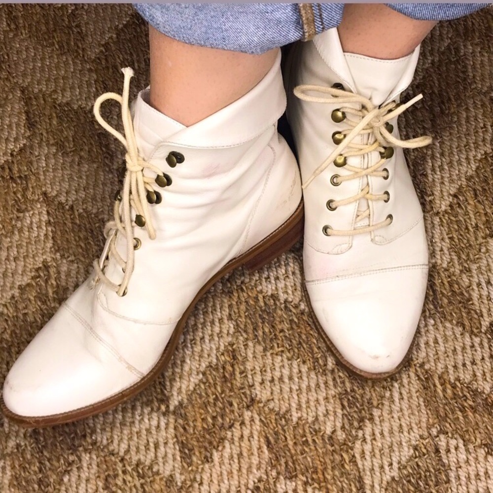 Vintage White Nine West Ankle Boots, Size 7